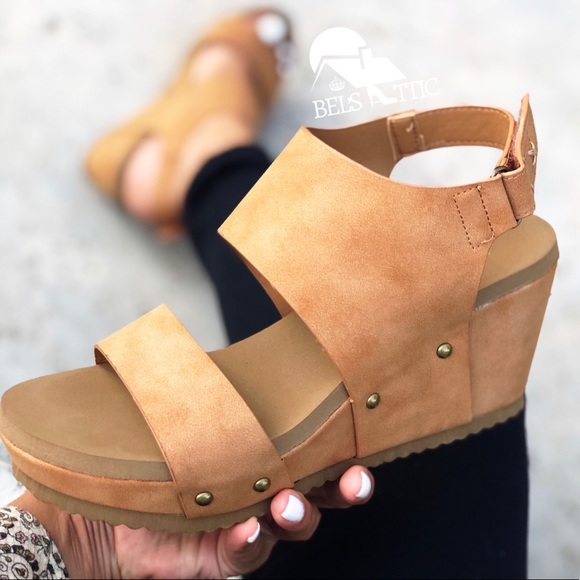 Camel Platform Wedge Sandals - Picture 2 of 4